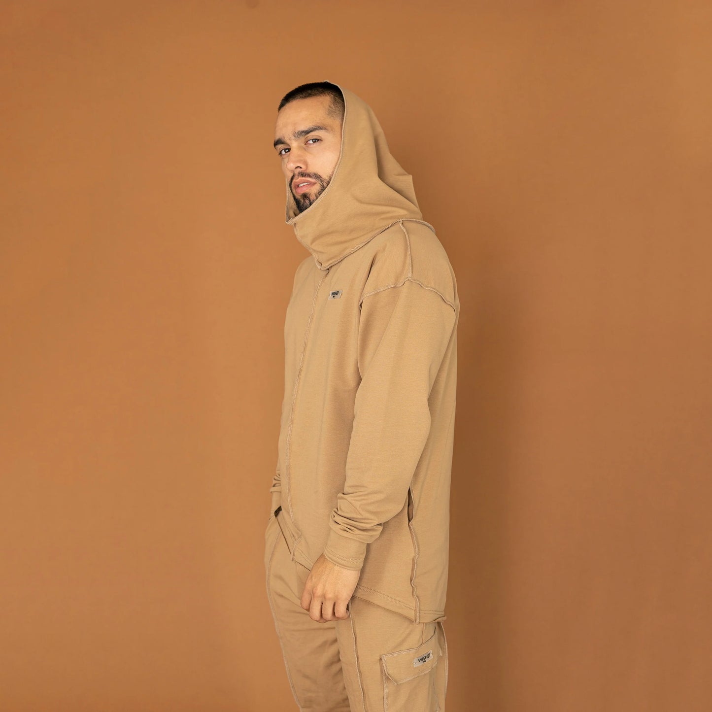 MEN'S HOODIE AND TROUSERS SET